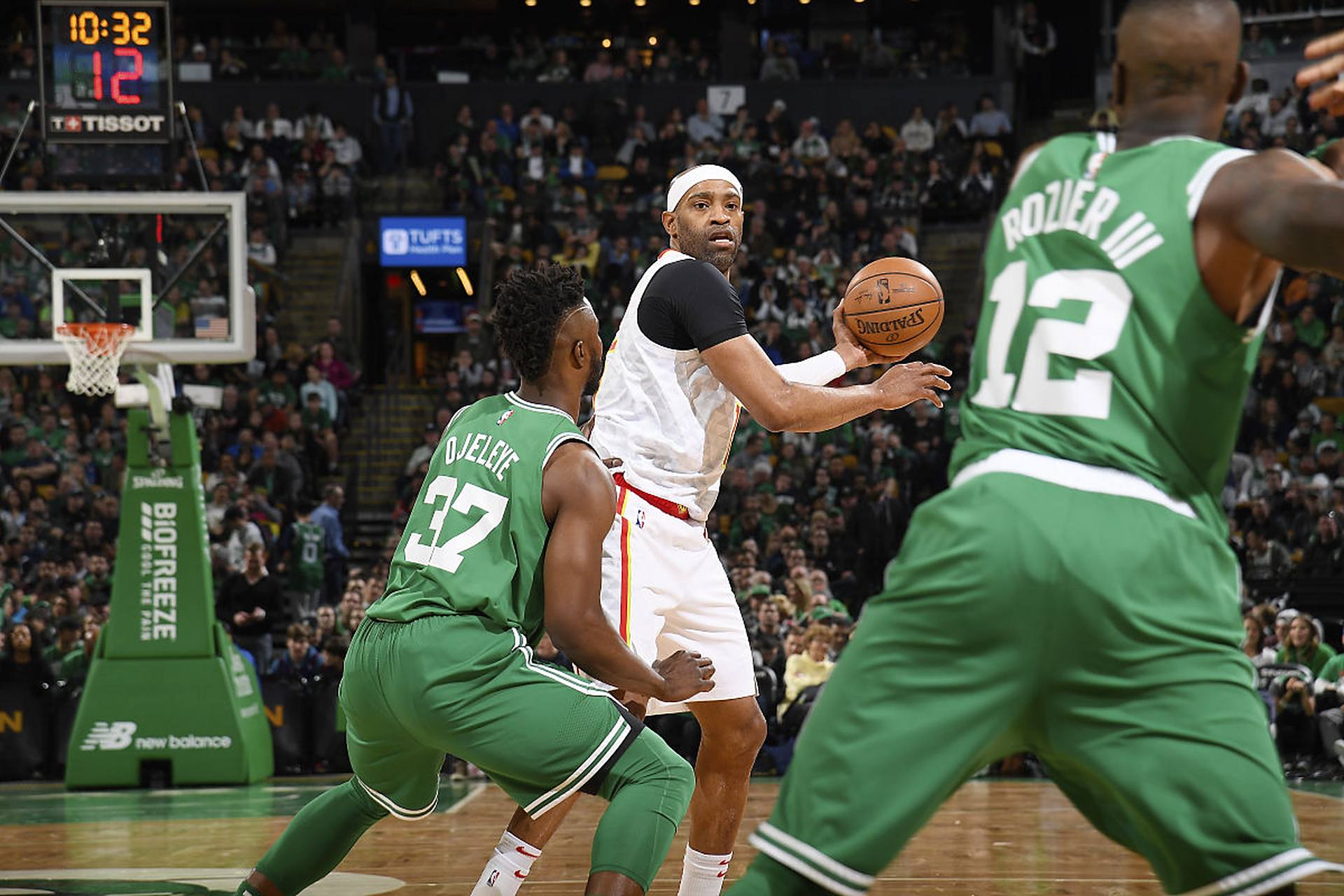 雷火电竞-凯尔特人击败老鹰，泰瑞罗斯发威