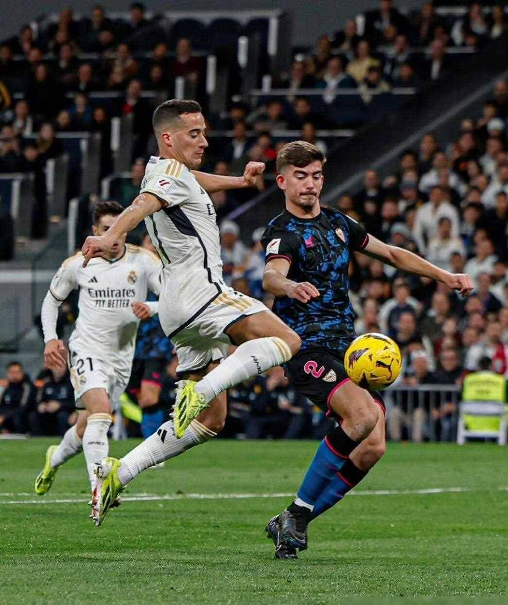 雷火电竞网站-惊心动魄！球场上的悬念无解