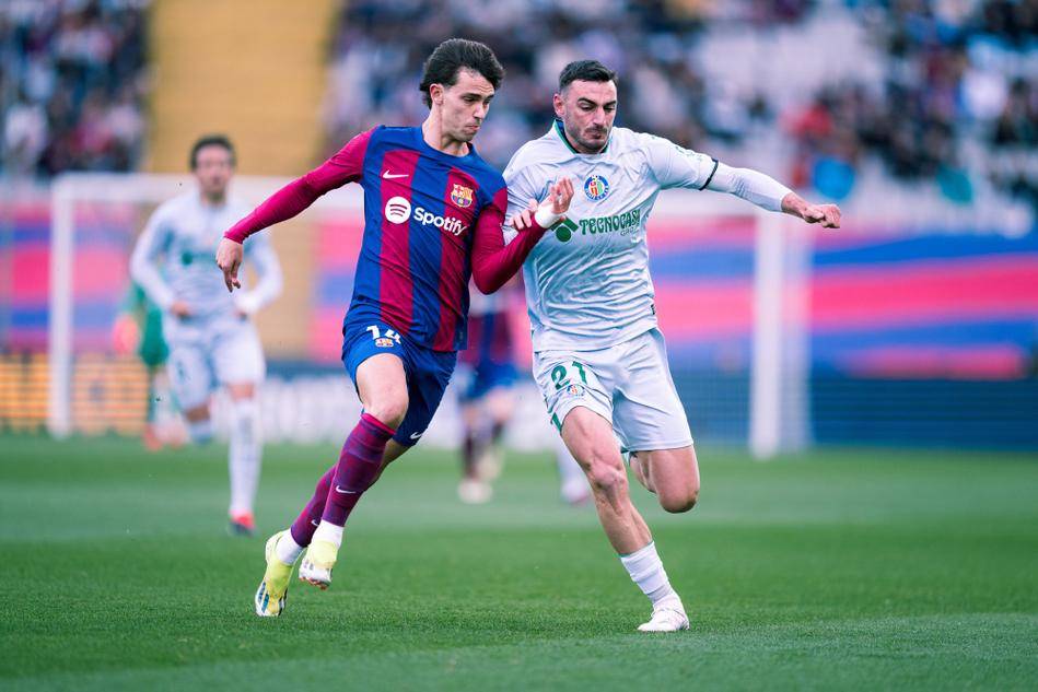 雷火电竞亚洲先驱-塞维利亚球队在客场争取关键胜利，迎来挑战的简单介绍