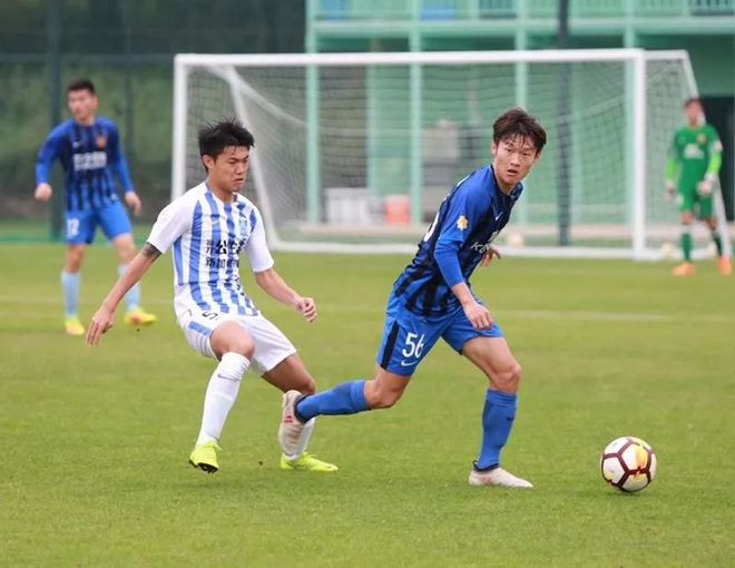 预备队比赛紧锣密鼓进行，年轻球员展现实力