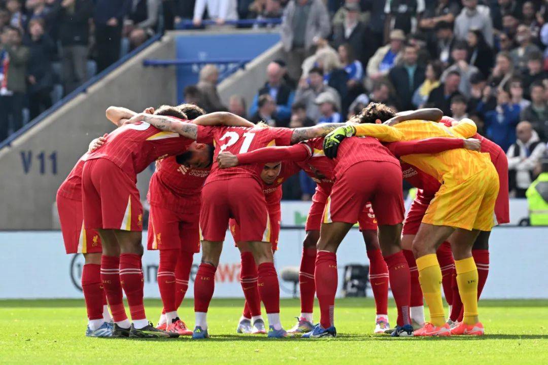 雷火电竞官网-精彩瞬间连连上演，球员们拼尽全力