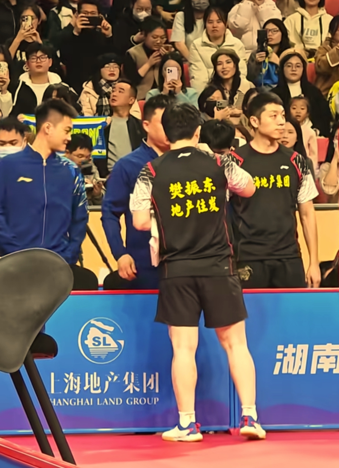 波兰队力克日本队，许昕点燃赛场