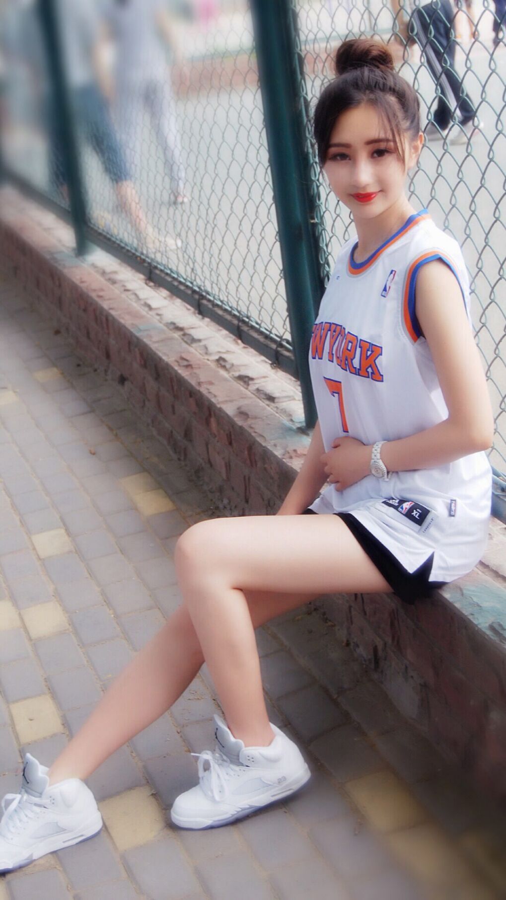 雷火电竞入驻-绿茵双生焰，当铁血团队照亮孤独天才的救赎之路