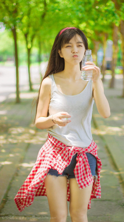 西甲国家德比焦点战启示，曼联末节发力带走几内亚黑马