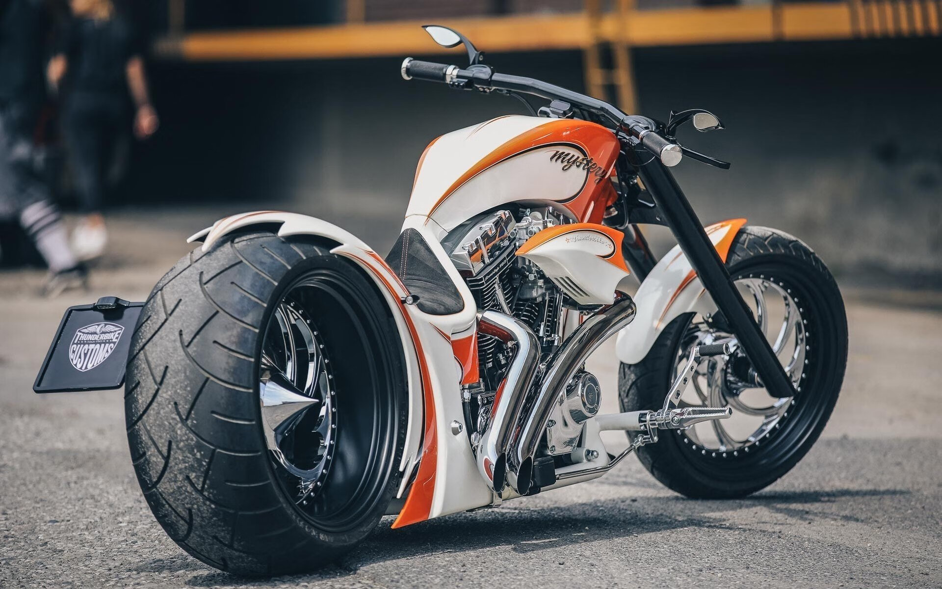 雷火电竞入驻-最锋利的刃，只在悬崖边磨成